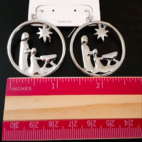 🆕️ Holy Family Earrings - Picture 3 of 4